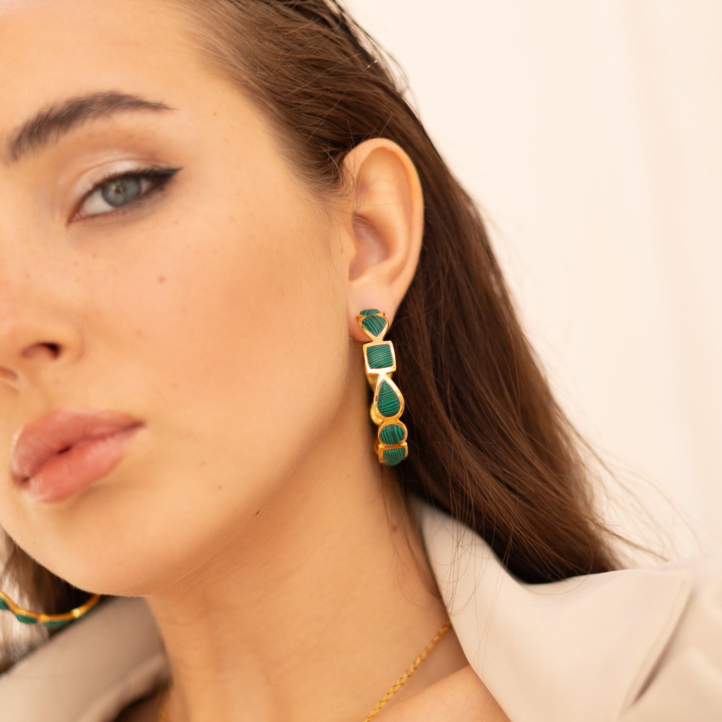 Stone hoop earrings 5.0