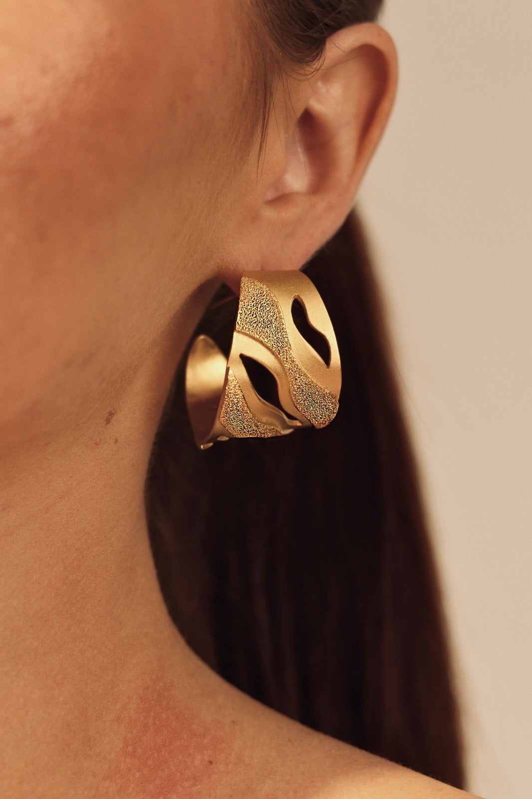 Dotted earrings 02 hoop