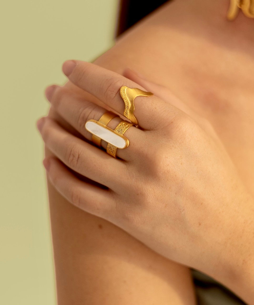 Dotted ring 1