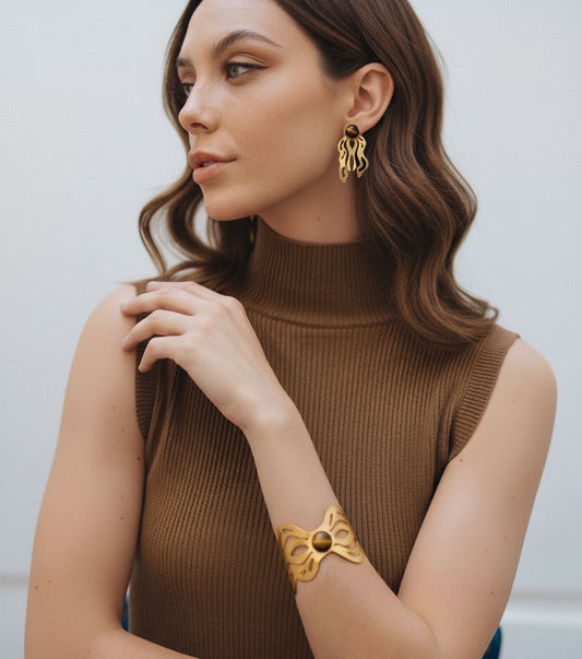 Treqouise wavy earrings